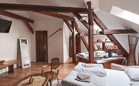 Blue Lotus Hotel & Hostel